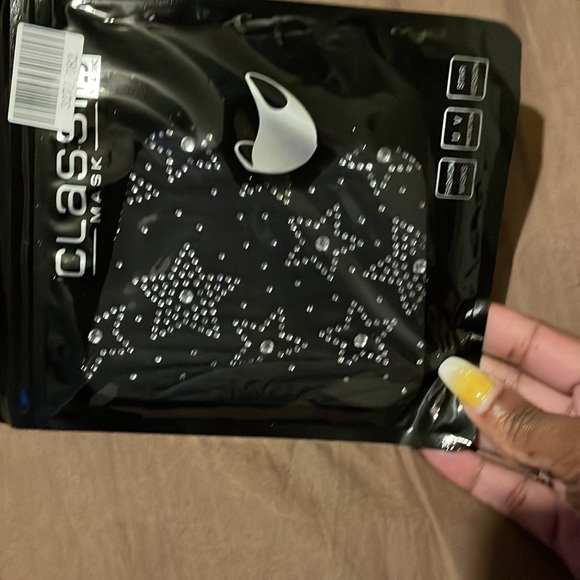 Mask - Picture 7 of 8